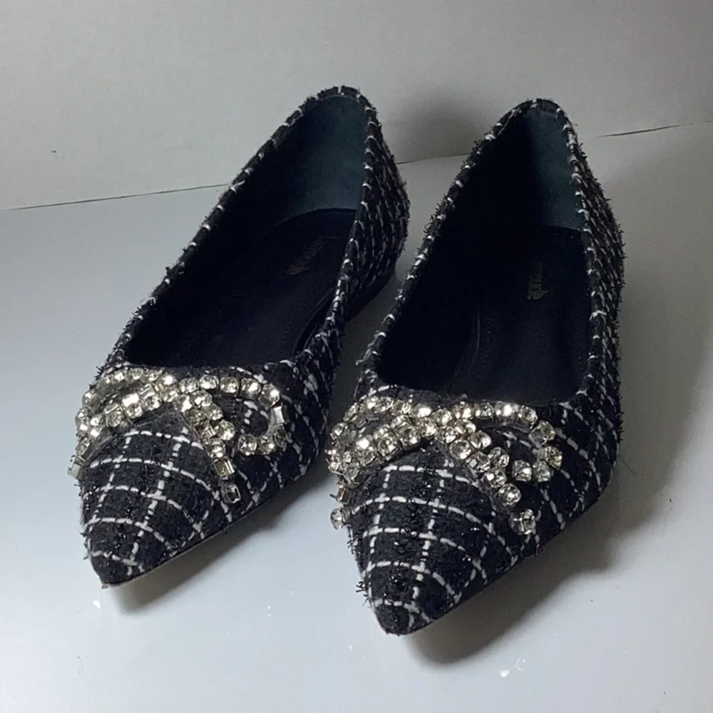 Lee Flat In Black Tweed
Larroudé - Picture 6 of 10